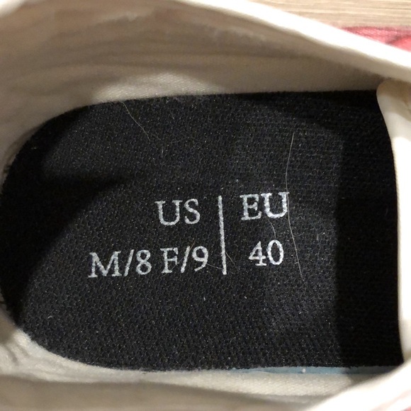 Unisex Piggy Sneakers - Picture 2 of 4